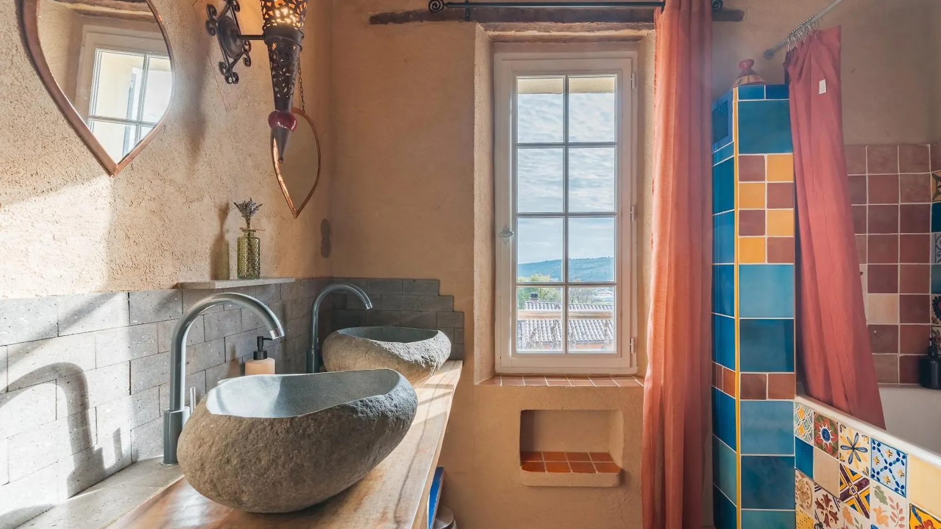 Holiday home Demeure Vigneronne Avec Jardin Villa Tavernes